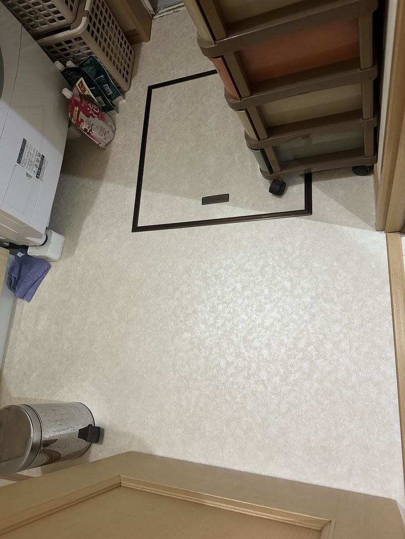 洗面所床.jpg